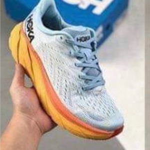 Hokas tennis shoes